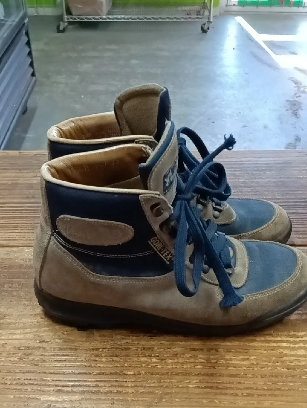 Vasque Brown Suede and Navy Canvas Hiking Boots Vintage Italian-made